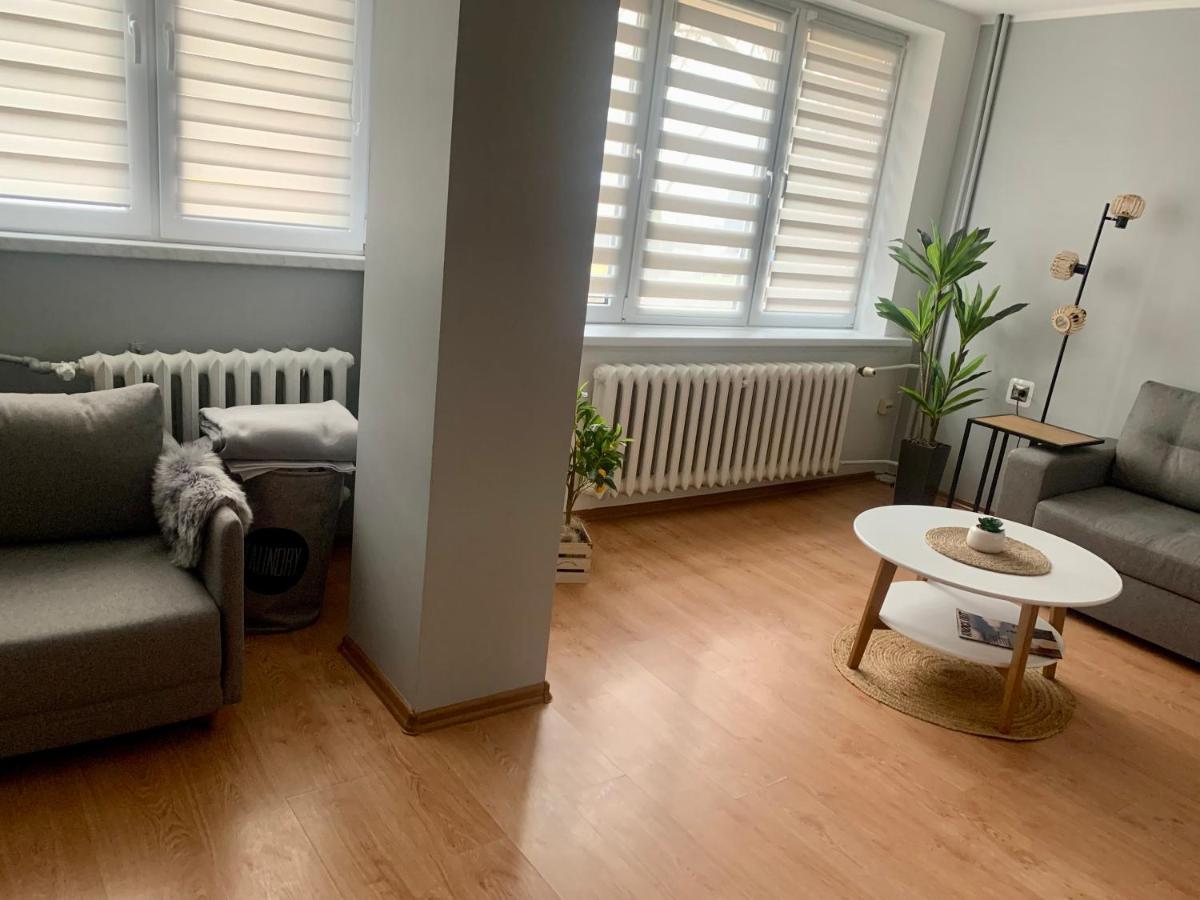 Apartment Joanna 2 Parter *