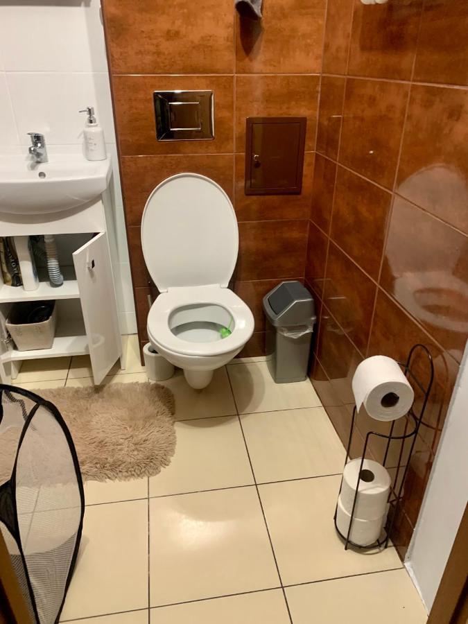 Apartment Joanna 2 Parter *